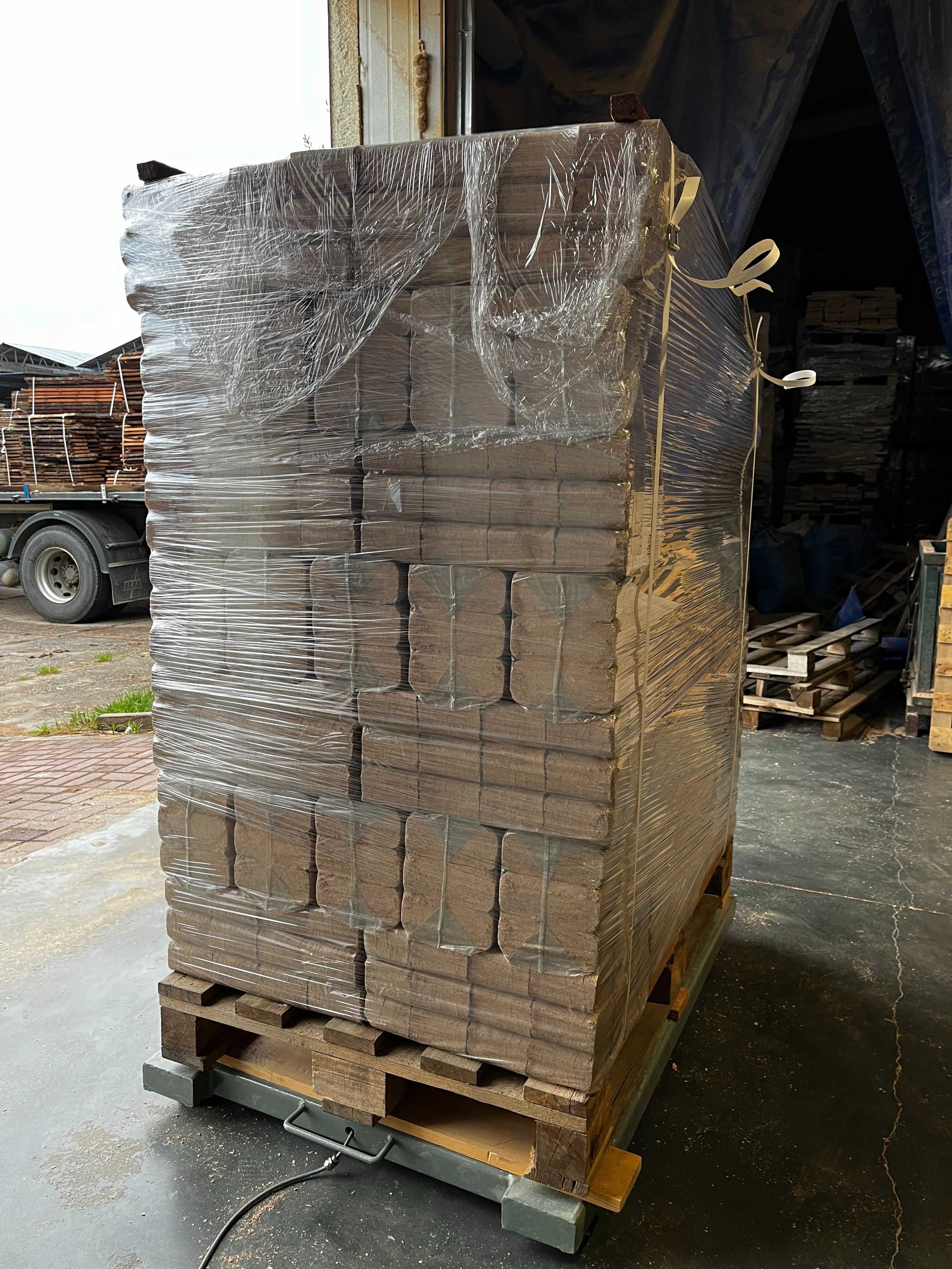 Brykiet drzewny bukowy kostka RUF polski producent 980 kg