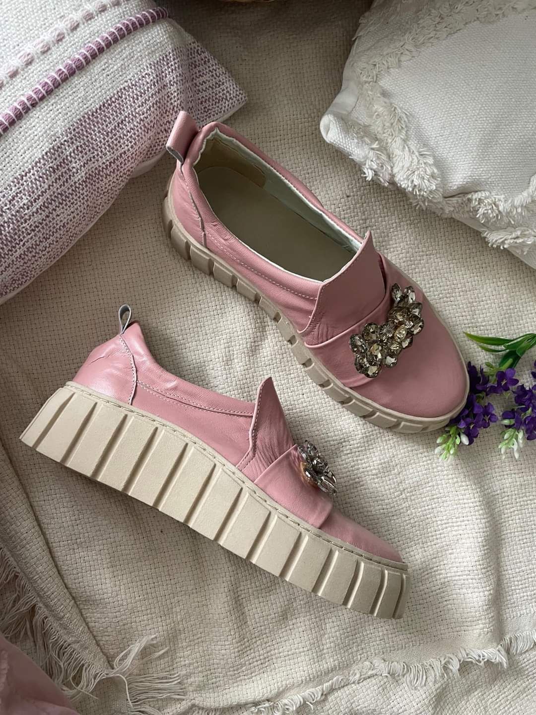 Eleganckie espadryle z ozdobą naturalna skóra kolory