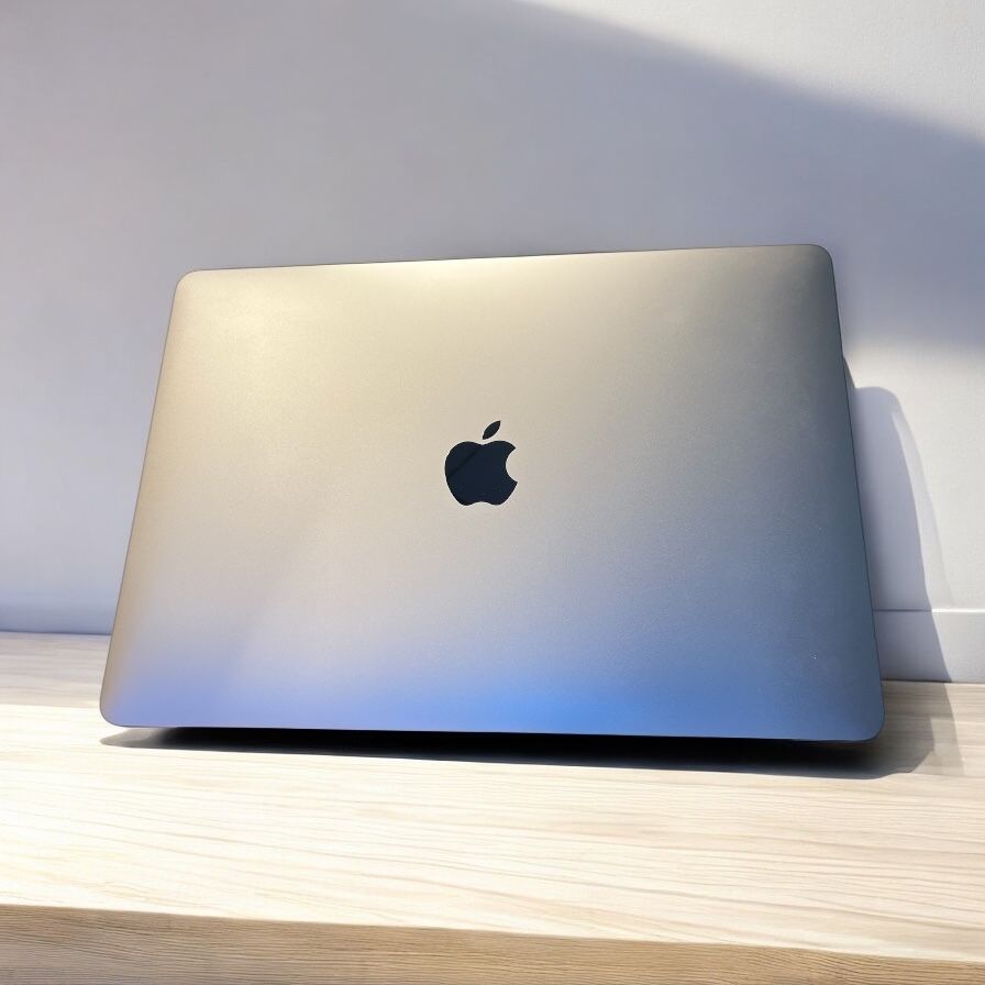 MacBook Pro A2338 * M1 * 8/256 * Sklep * Gwarancja * Wysyłka