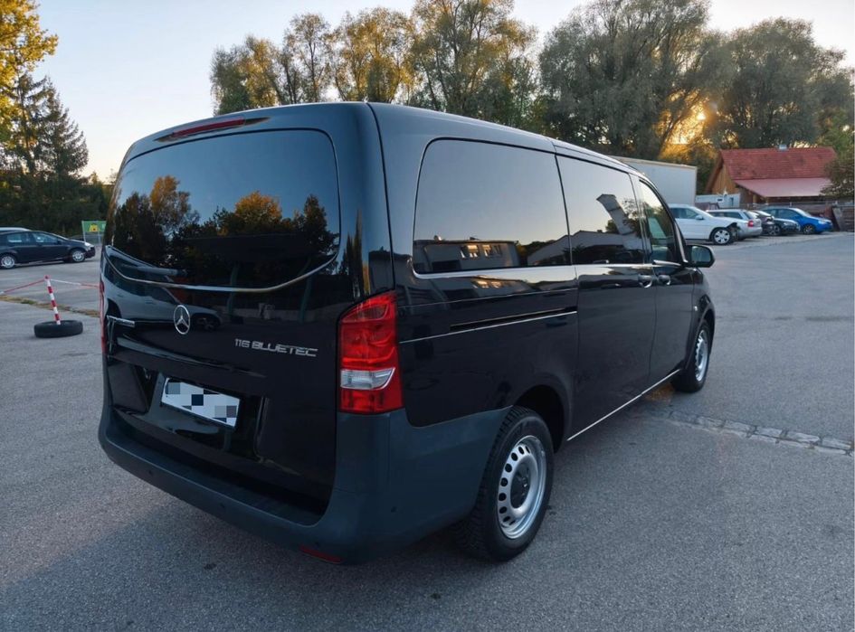Aluga se Mercedes Vito 9 lugares