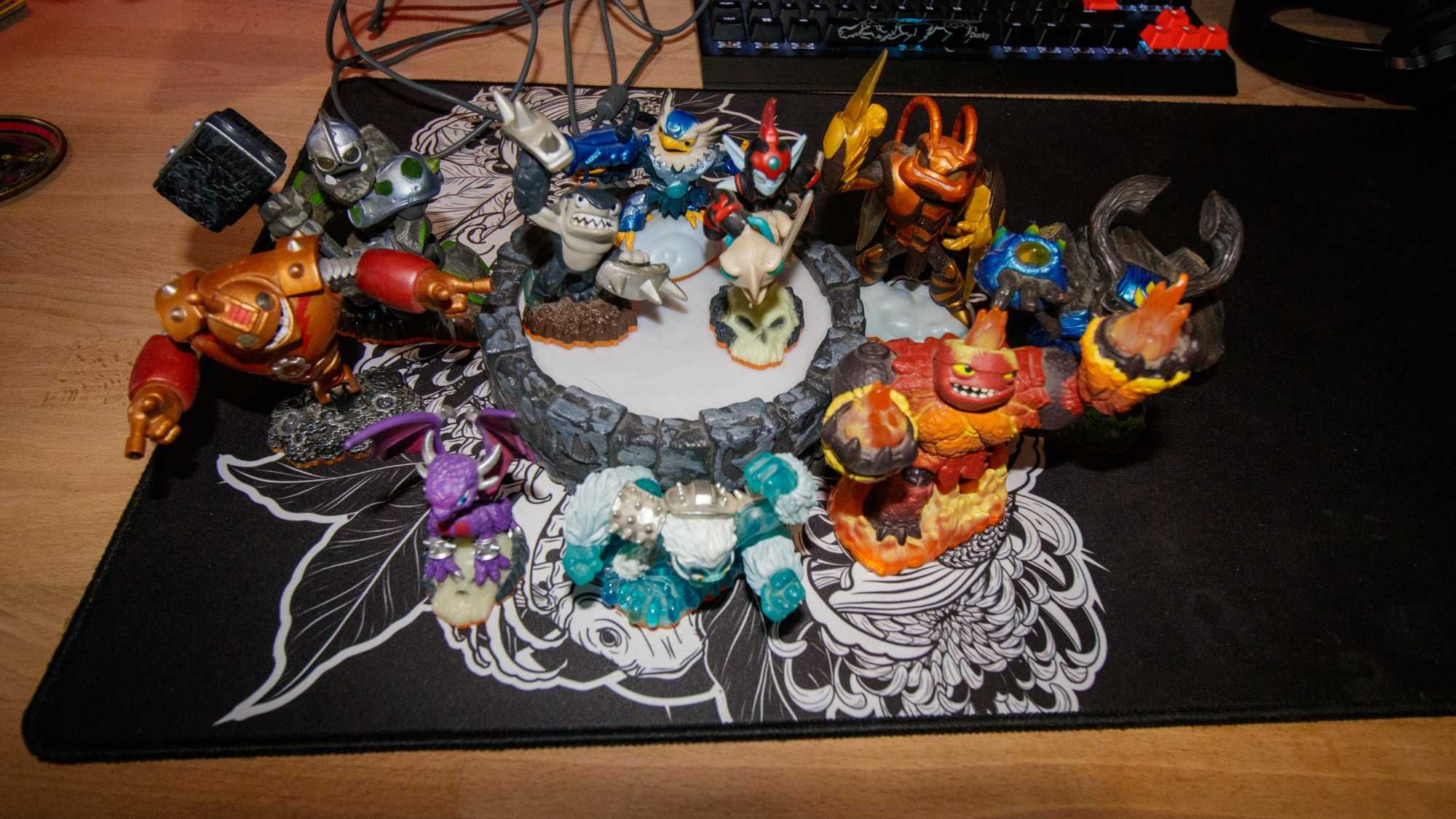 Conjunto Skylanders com portal.