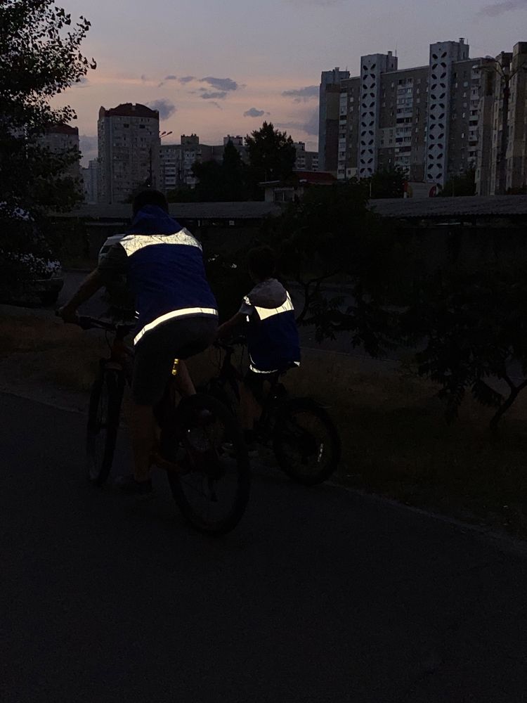 Світловідбиваючий жилет