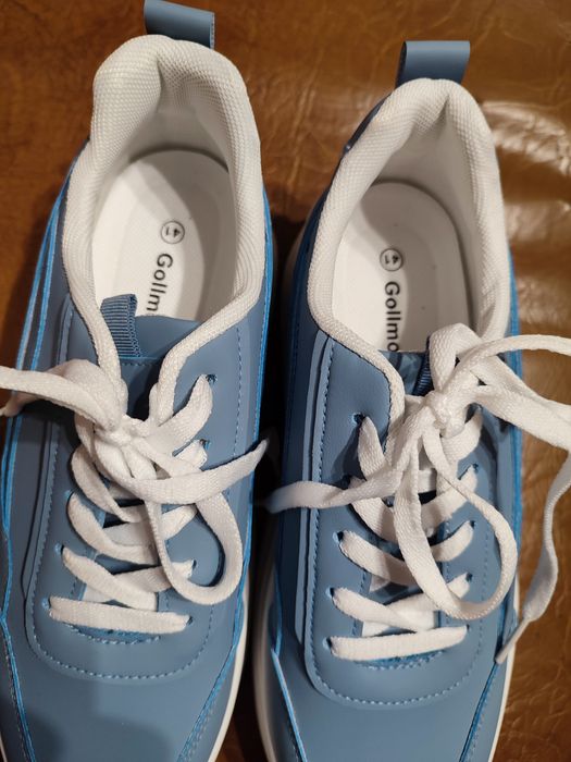 Кросівки на потовщеній підошвіі