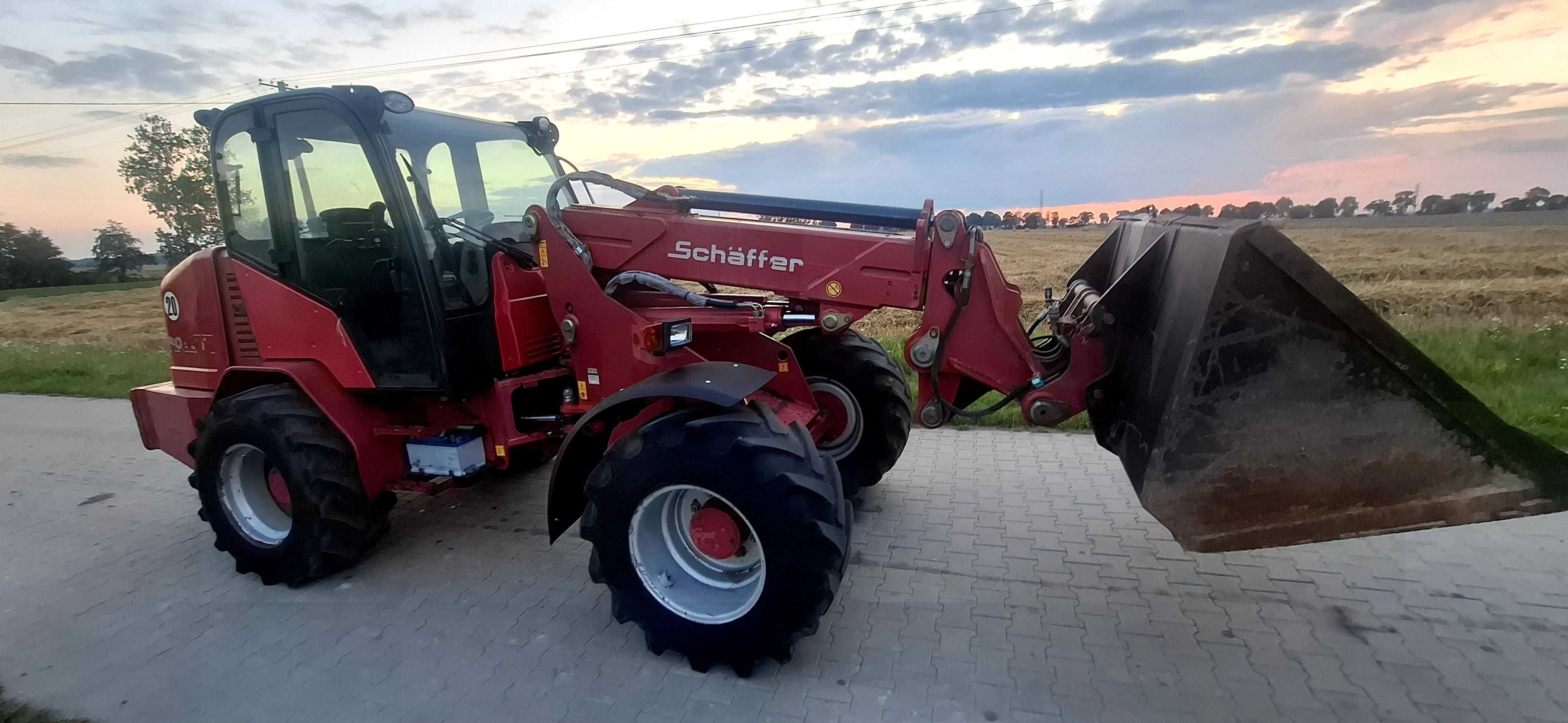 Ladowarka schaffer 8090T 13R