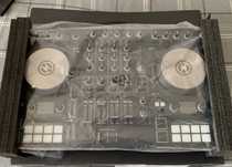 Native Instruments Traktor Kontrol S4 MK3 DJ controller