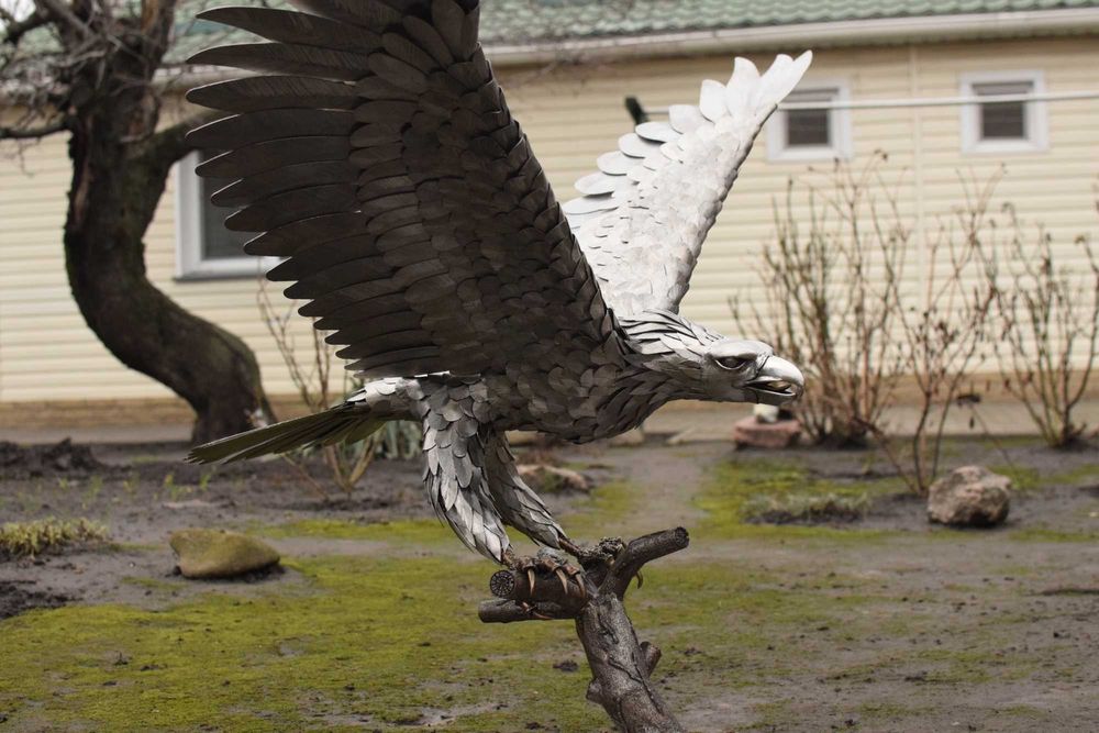 скульптура орла из нержавеющей стали ручной работы