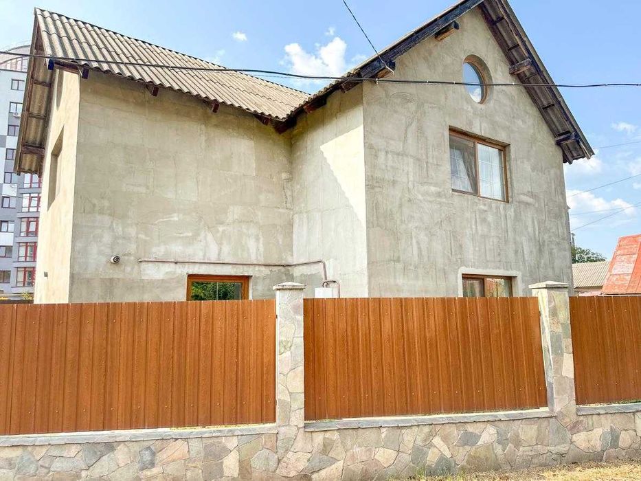 Готовий особняк з ремонтом біля ТРЦ Metro