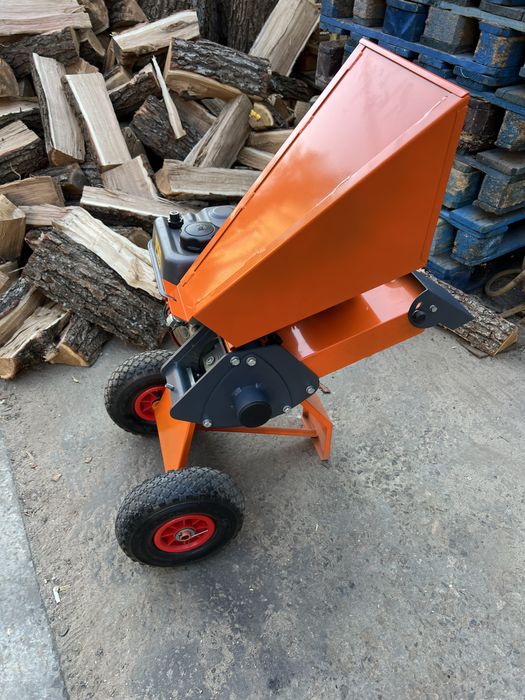 Измельчитель,подрібнювач,гілкоподрібнювач REMENGTO 4100