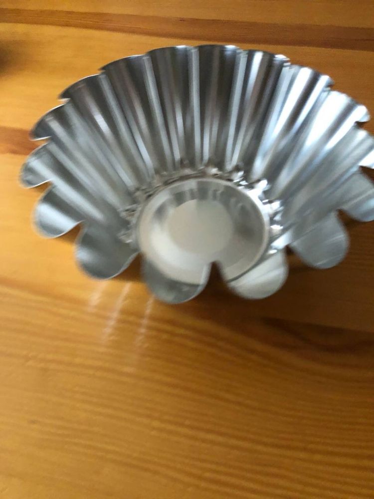 Продам форми для випічки металеві 2шт