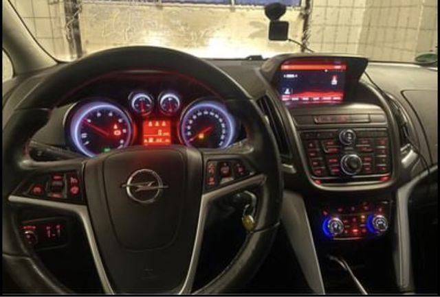 Opel zafira 2014
