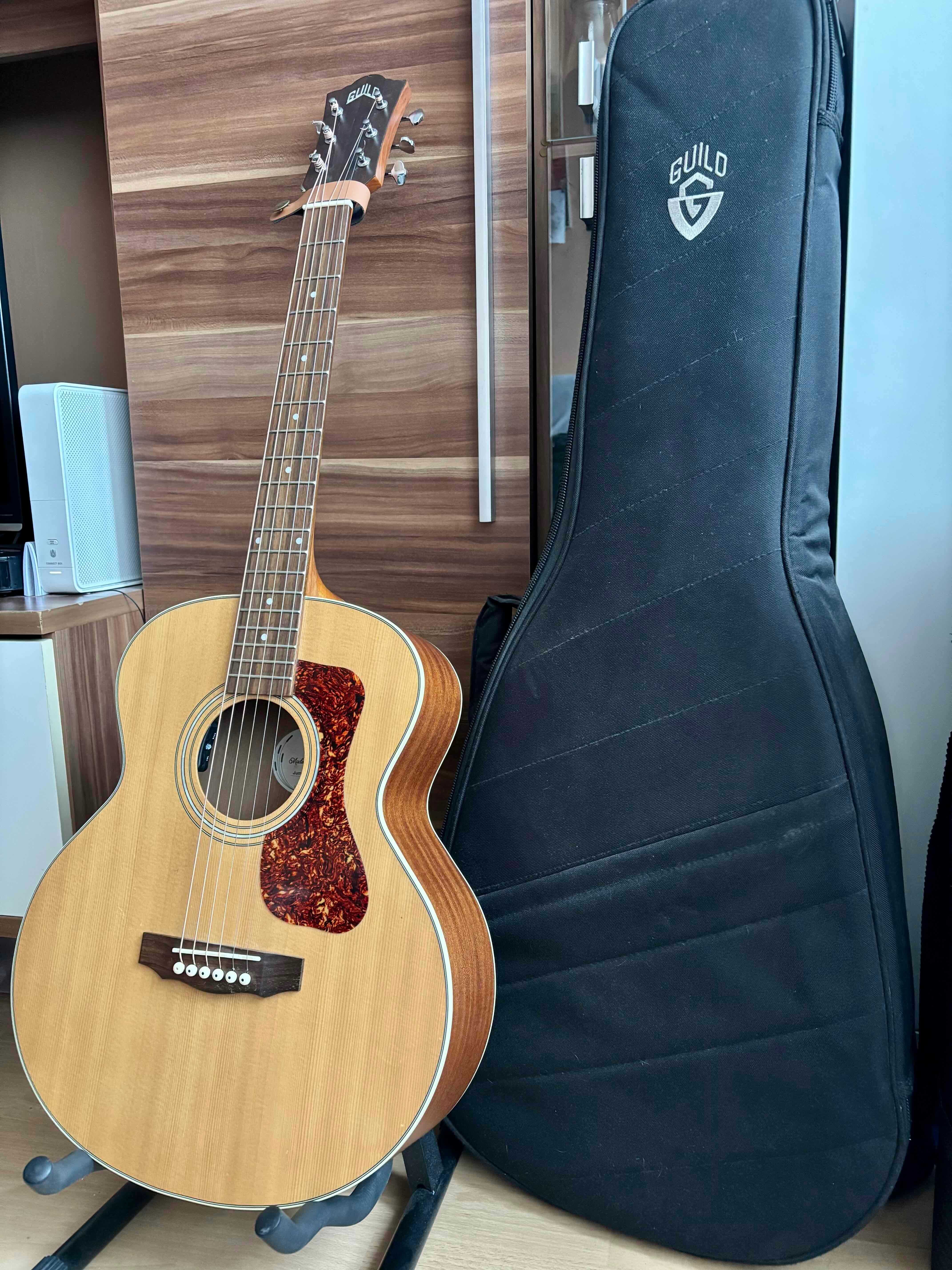Gitara elektroakustyczna Guild Jumbo Junior z Elektroniką