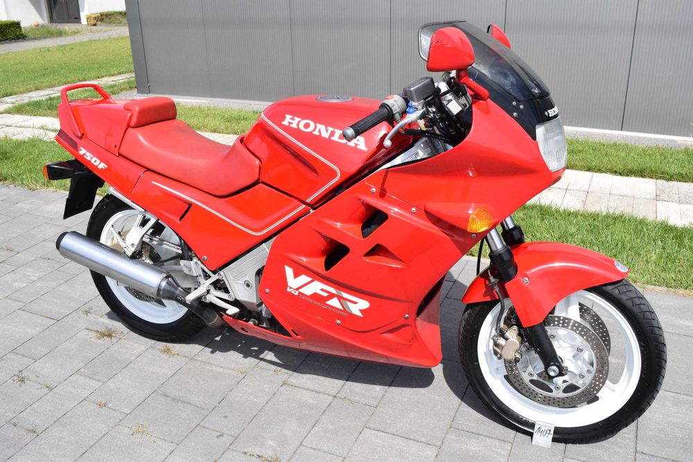 Honda VFR 750 bardzo ładny stan. 2 ręka, książka, dok. na km, z DE***