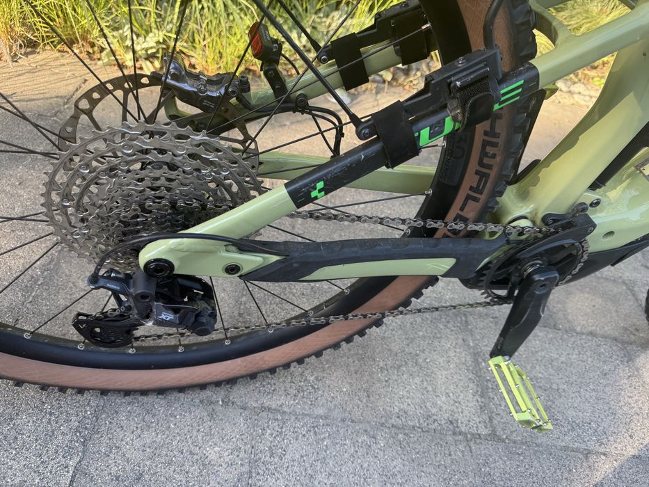 Rower elektryczny stereo hybrid 140S Cube