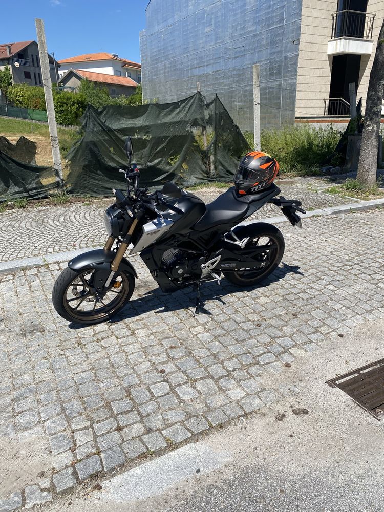 Honda CB125R + Extras