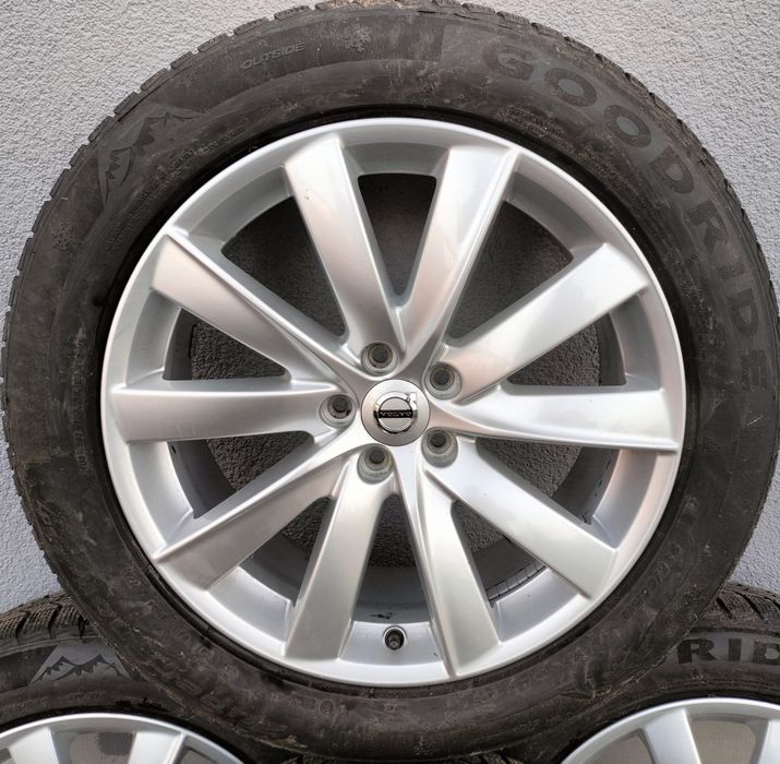 Felgi z oponami zimowymi Volvo XC60 8x19 ET42,5 5x108