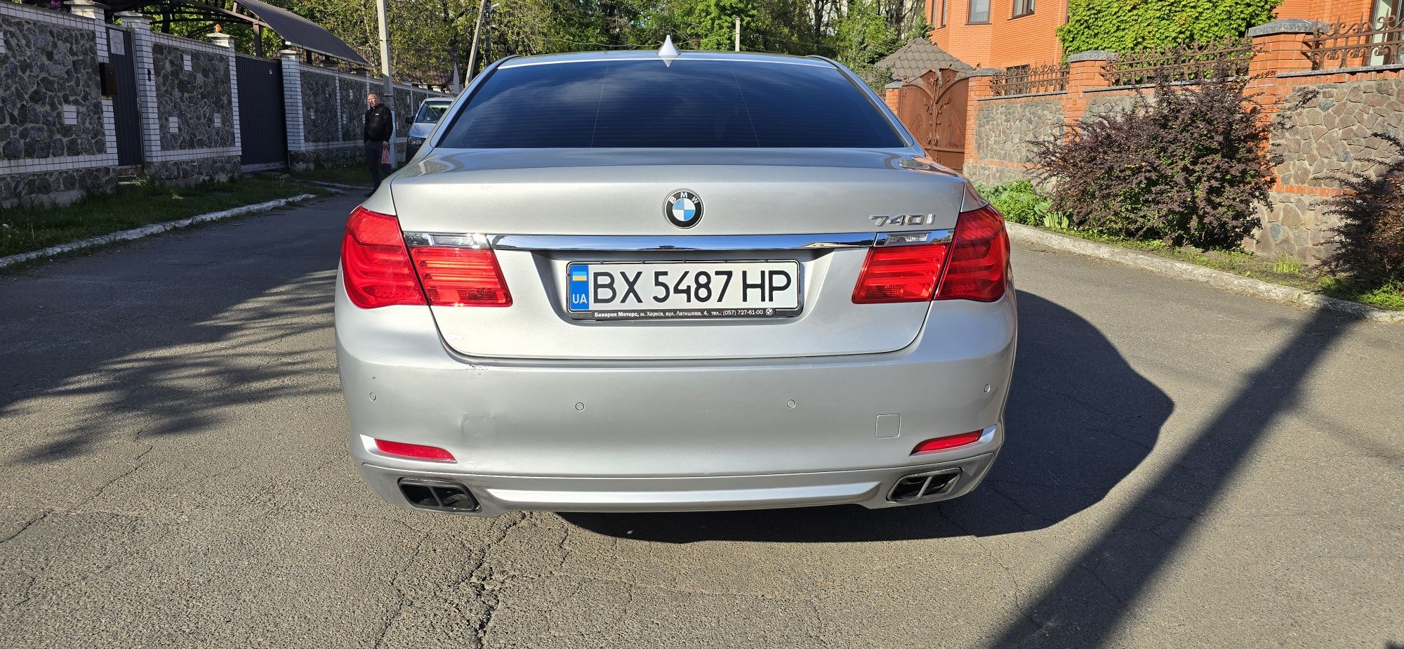 Продам BMW-7  740i