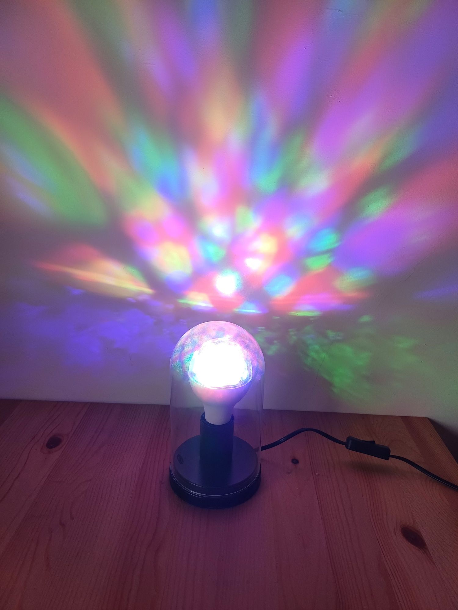 Candeeiro com luz de discoteca