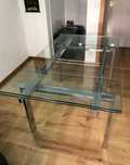 Mesa de vidro extensível (160 ou 240 cm) + 6 cadeiras.