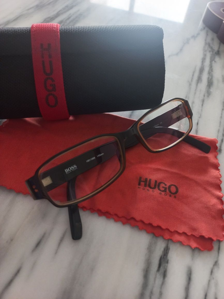 Óculos verdadeiros Hugo Boss e Gucci