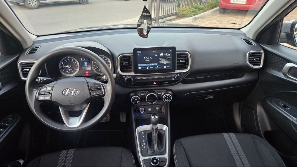 Продам HYUNDAI VENUE Avtomat