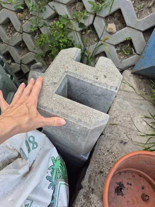 Łącznik betonowy do podmurówki 19x22x25 narożny 1 sztuka