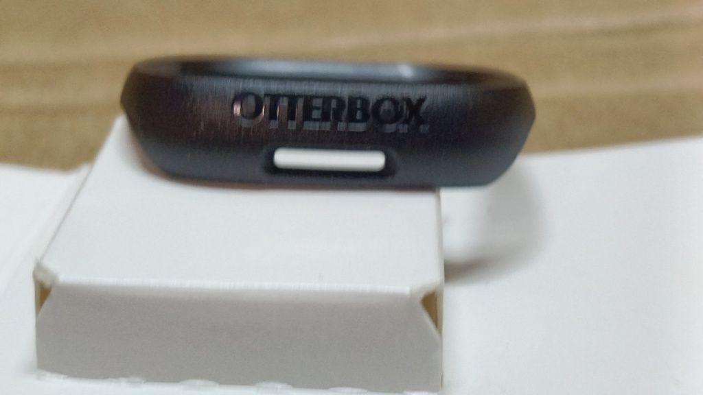 OtterBox Całodzienne etui na zegarek Fitbit Versa 4
