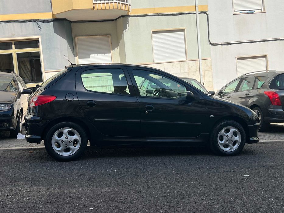 Peugeot 1.4 HDI Black and Silver - Muito económico