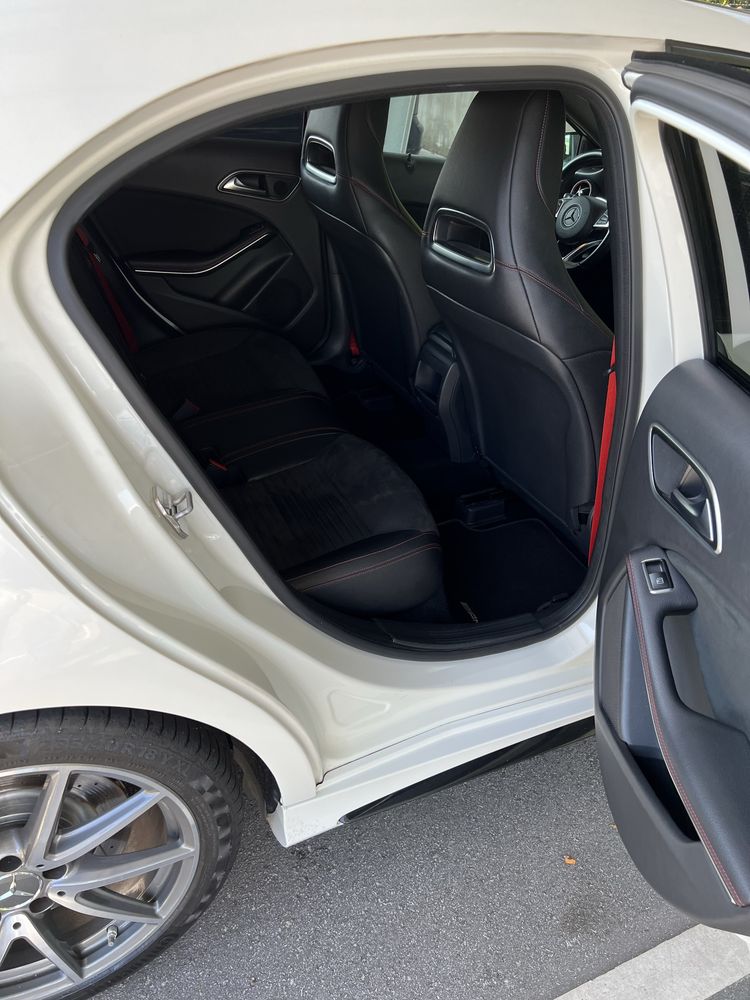 Mercedes A45 AMG
