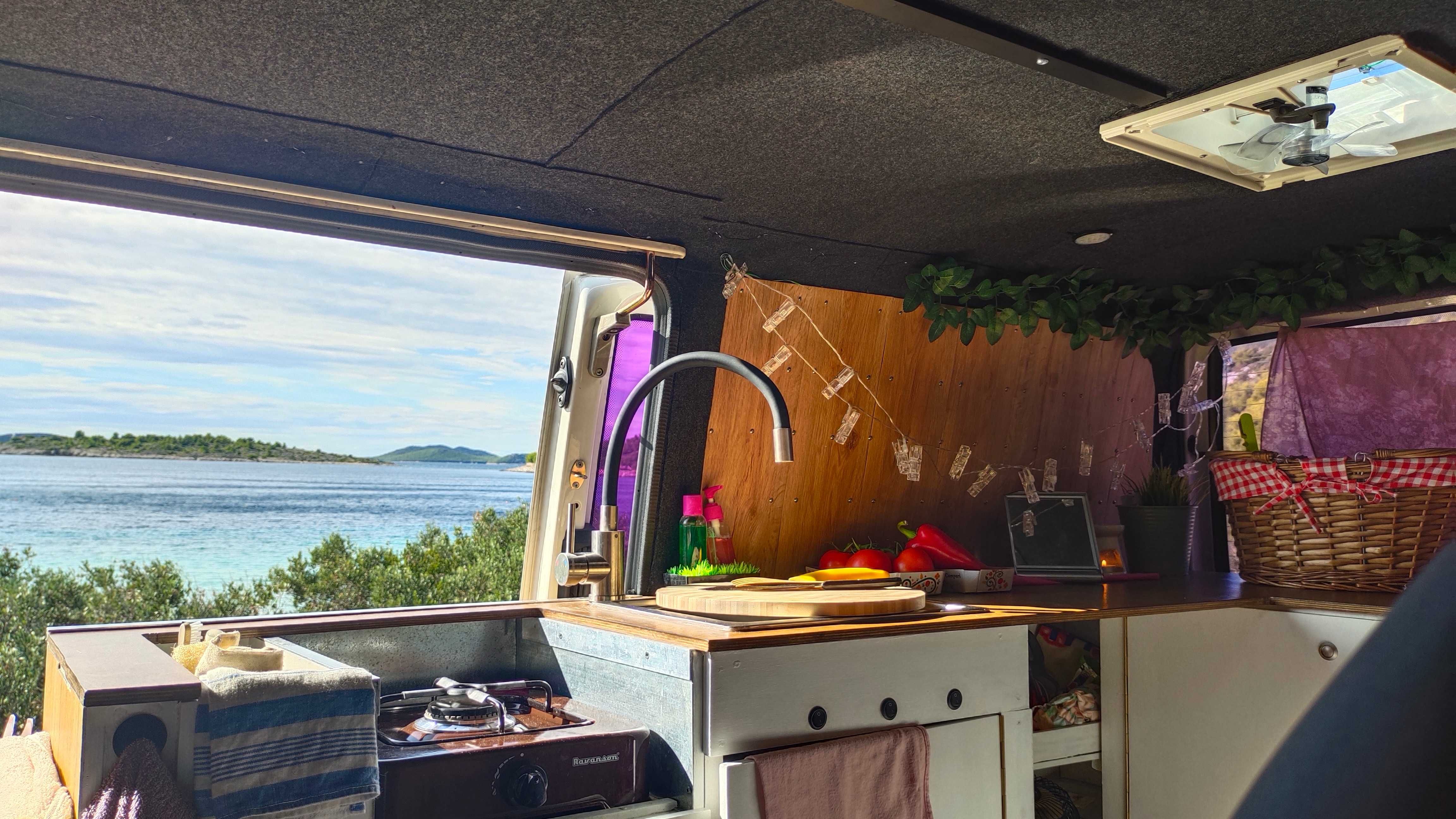 1.9 * T4 samowystarczalny Camper