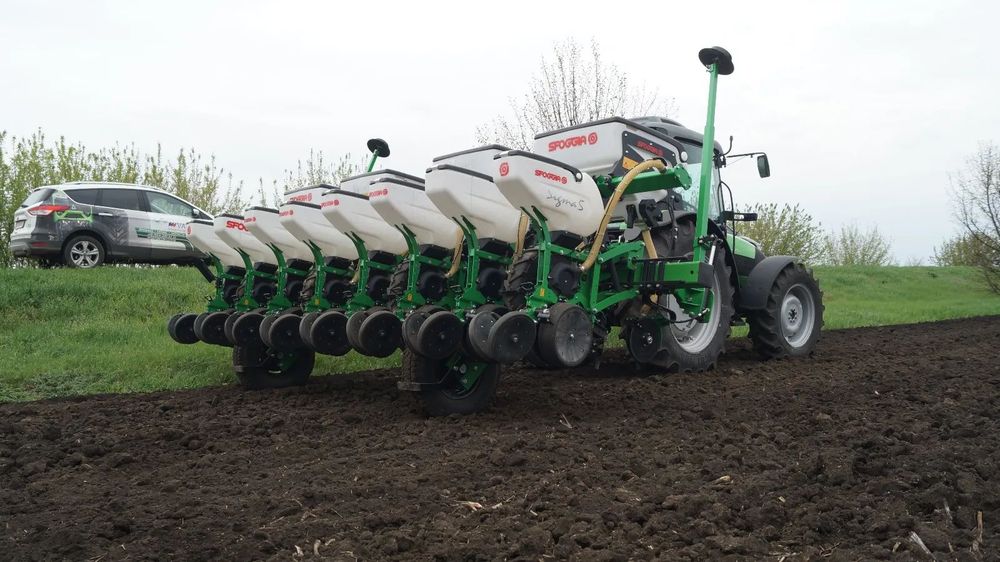 Sfoggia SIGMA 5  Precyzyjny pneumatyczny siewnik SFOGGIA SIGMA 5 do kukurydzy, rzepaku