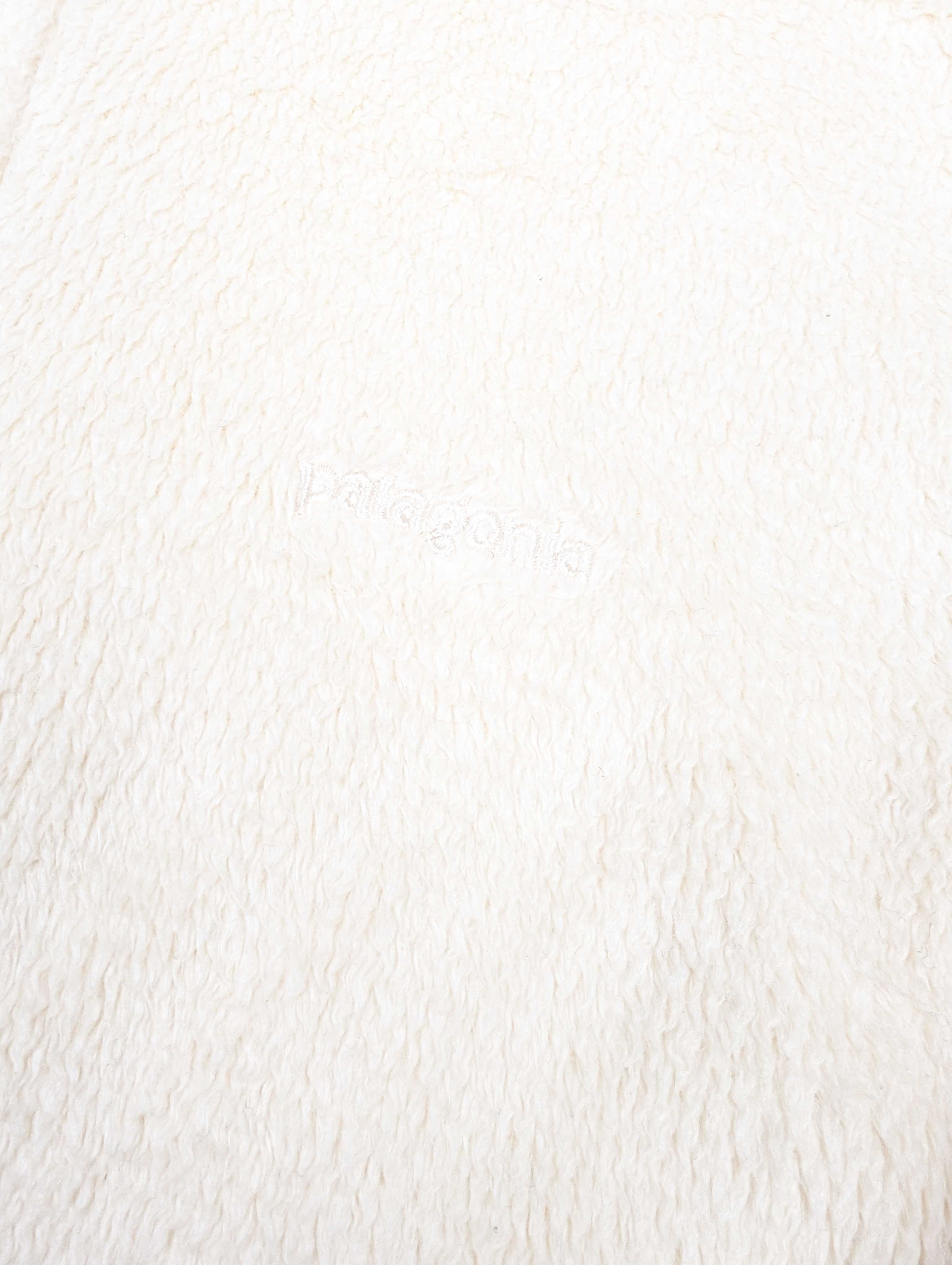 Patagonia kremowa bluza polar L logo