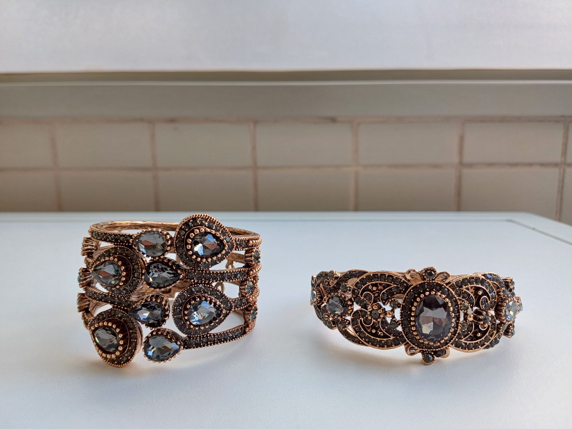 2 pulseiras de estilo turco vintage com brilhantes de cor cinza