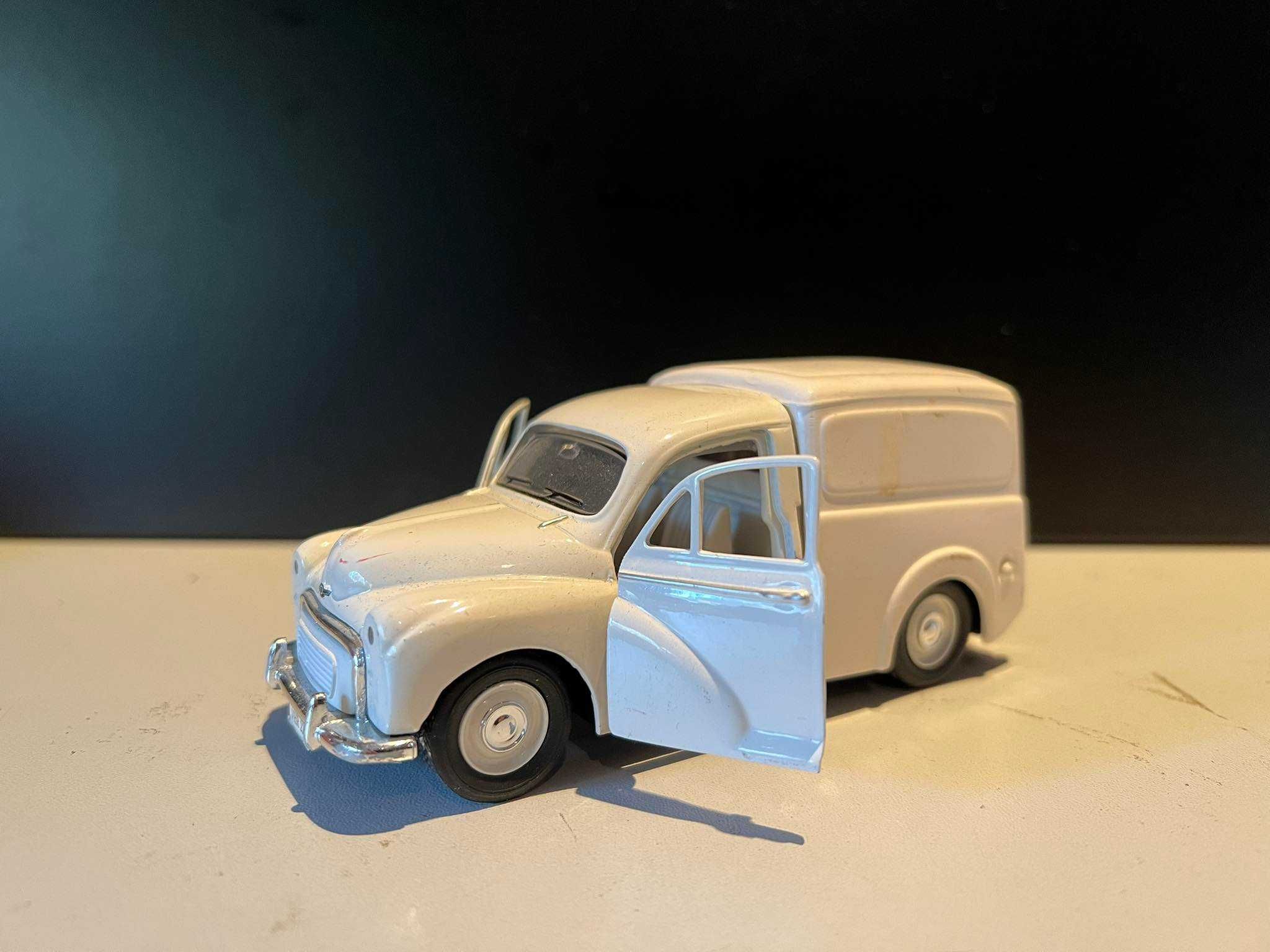 Model samochodu - samochód Morris Minor Van | Saico vintage