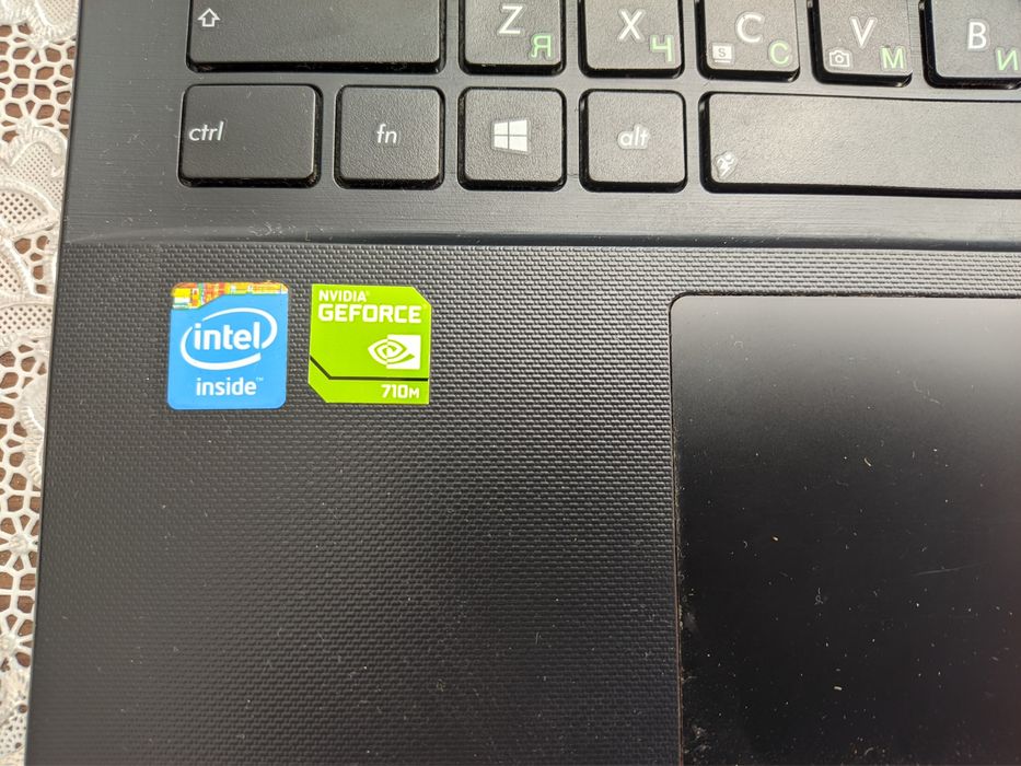 Ноутбук Asus (не робочий)