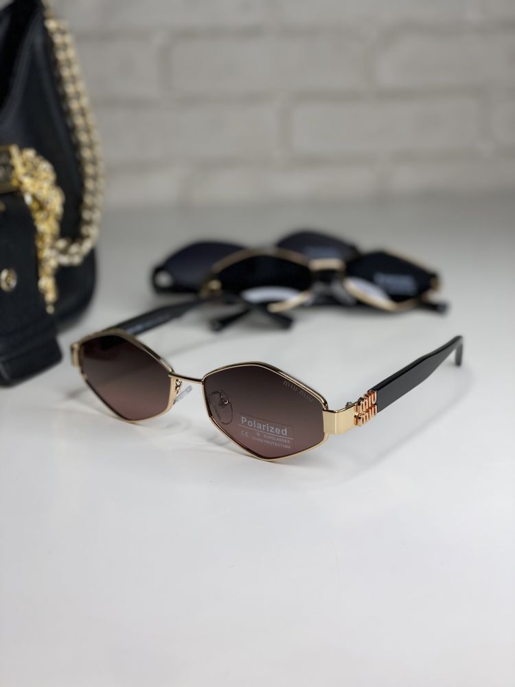 Жіночі сонцезахисні окуляри MIU MIU Polarized ромби Поляризовані чорні