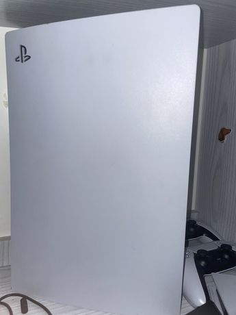 PlayStation 5 Digital Edition + 2 pady + ładowarka