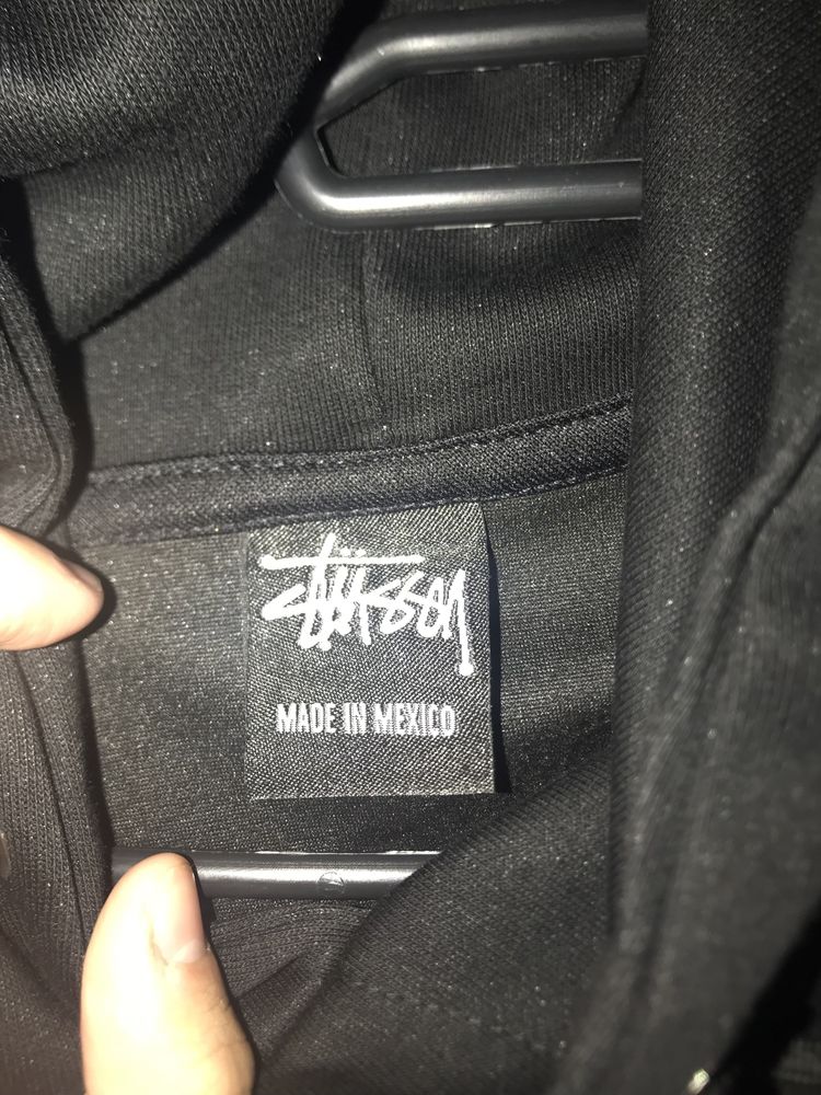 Hoddie stussy de cor preta