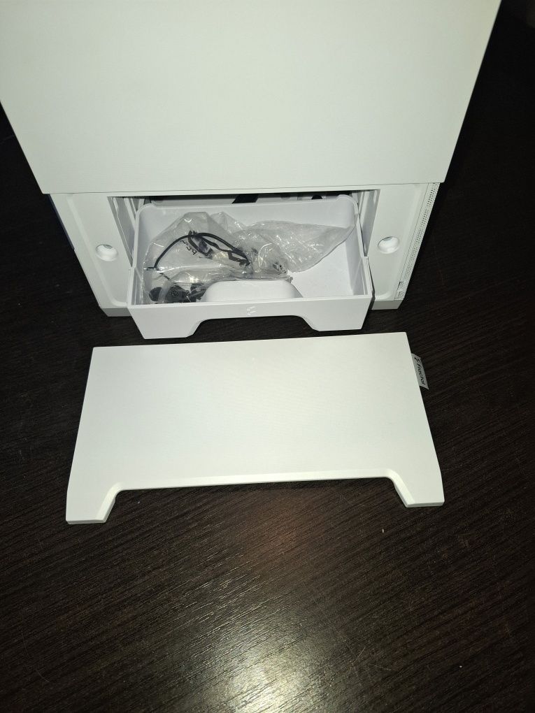 Biała obudowa do komputera Fractal Design Pop Silent White