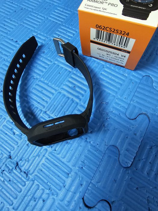 Capa Spigen Tough Armor Pro para Apple Watch 7 / 8 / 9 (45 mm)