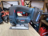 Bosch GST 18V-Li B / акумуляторний лобзик Бош