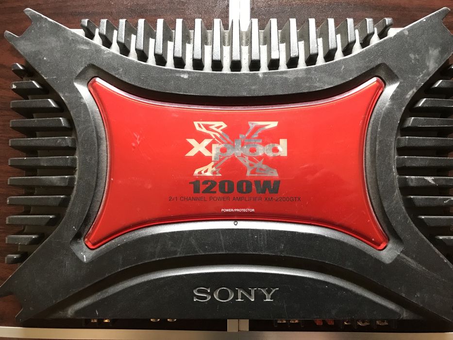 Підсилювач автомобільний. Усилитель автомобильный.