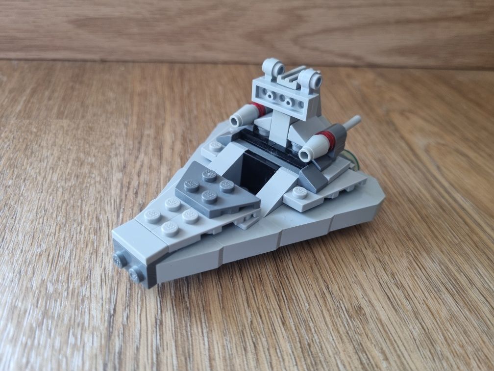 LEGO Star Wars 75033 Star Destroyer (100% kompletny)