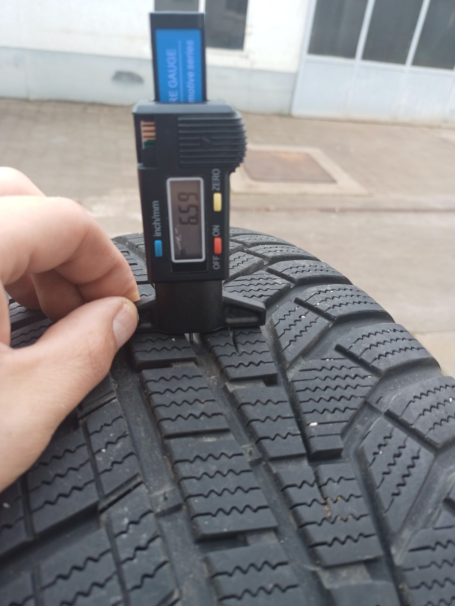 Koła felgi aluminiowe Audi VW Skoda 225/60/17 opona zimowa +łacuchy