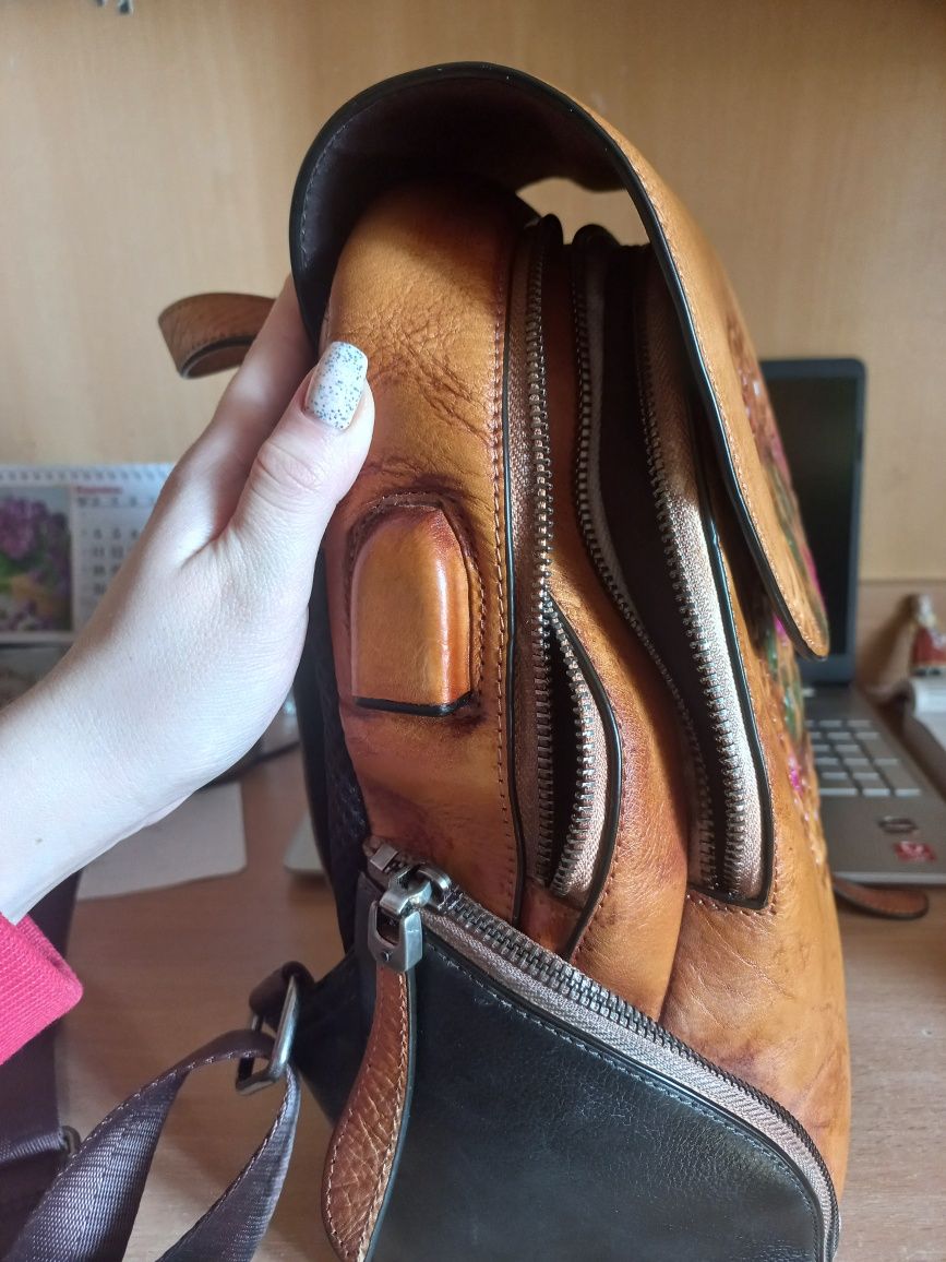 Винтажный женский кожаный рюкзак, почти новый