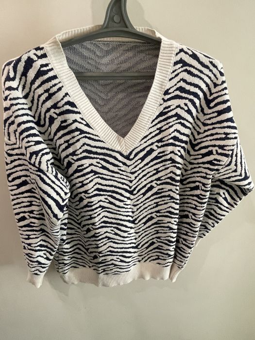 Светр, розмір M-L