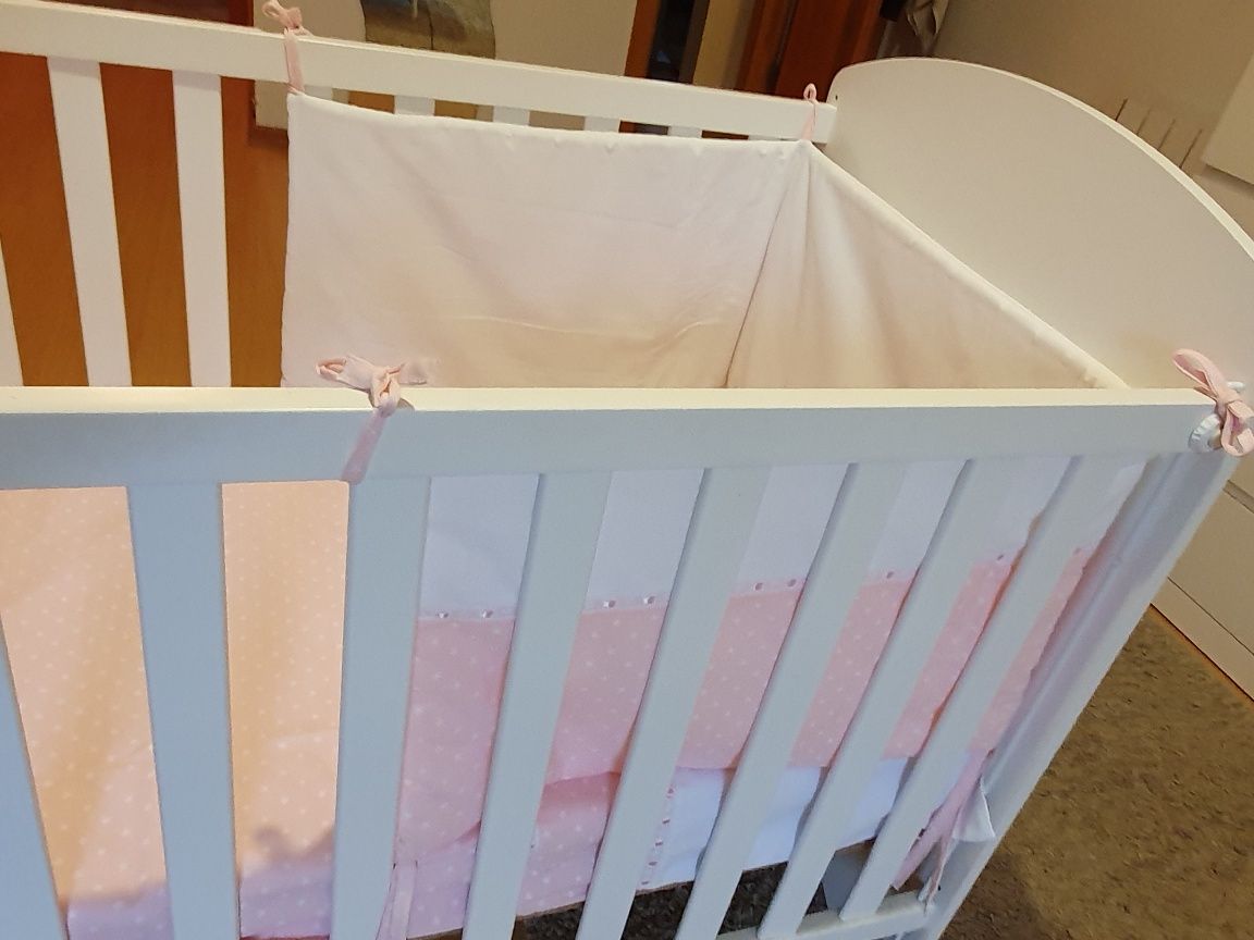 Vendo edredon, resguardo e fronha para berço de bebe