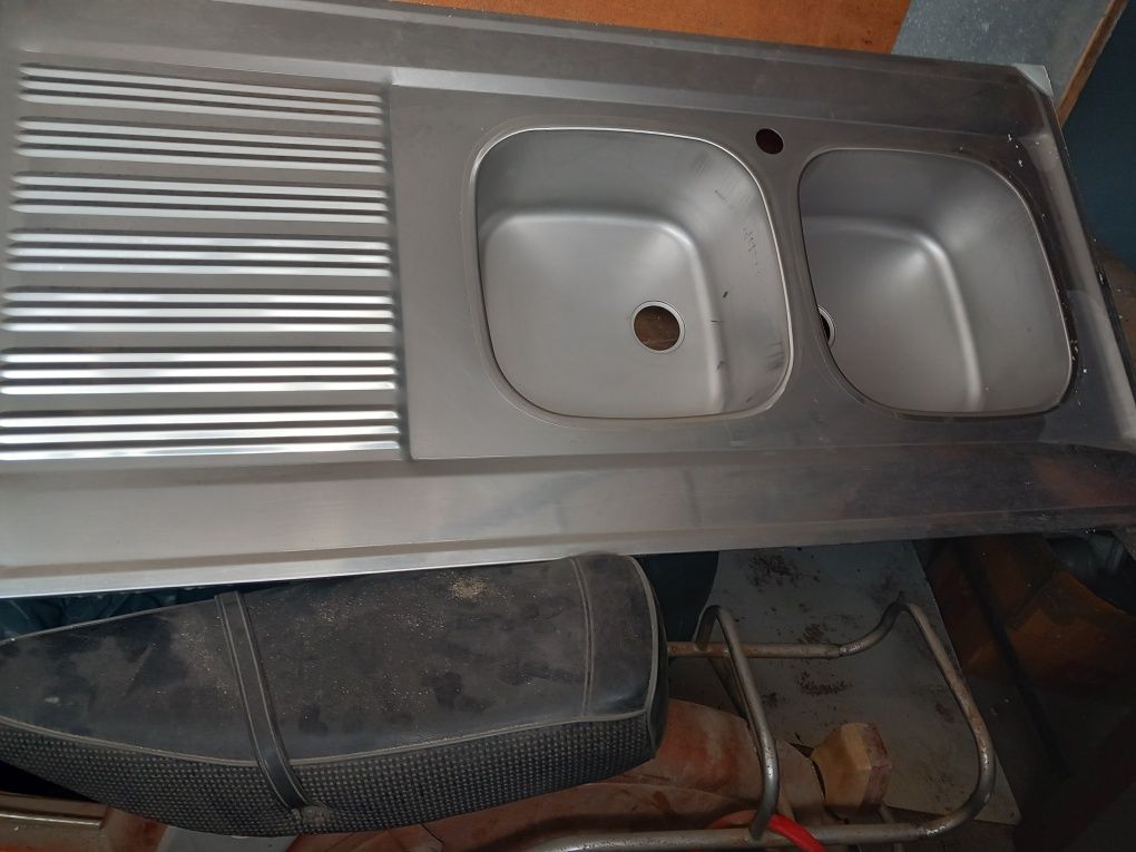 Banca em inox com 2 pios
