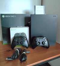 Konsola Microsoft Xbox One X + 2 Pady