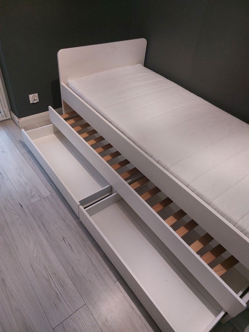 Łóżko Ikea Slakt podwójne, dwie szuflady, materac.