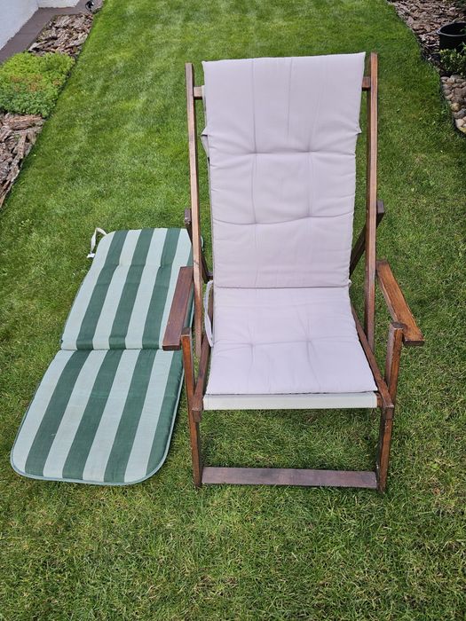 Leżak drewniany składany z dwiema poduszkami